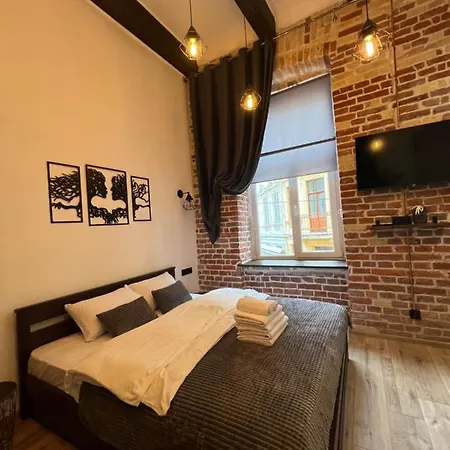 в самому центрі львова в проїзді крива липа Apartment Lviv
