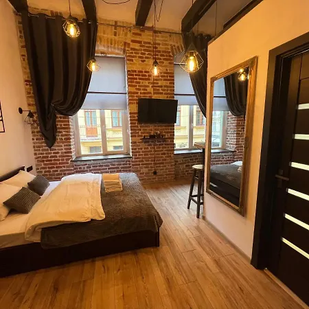 в самому центрі львова в проїзді крива липа Apartment