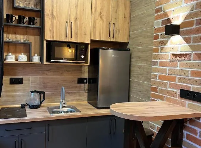 в самому центрі львова в проїзді крива липа إلفيف